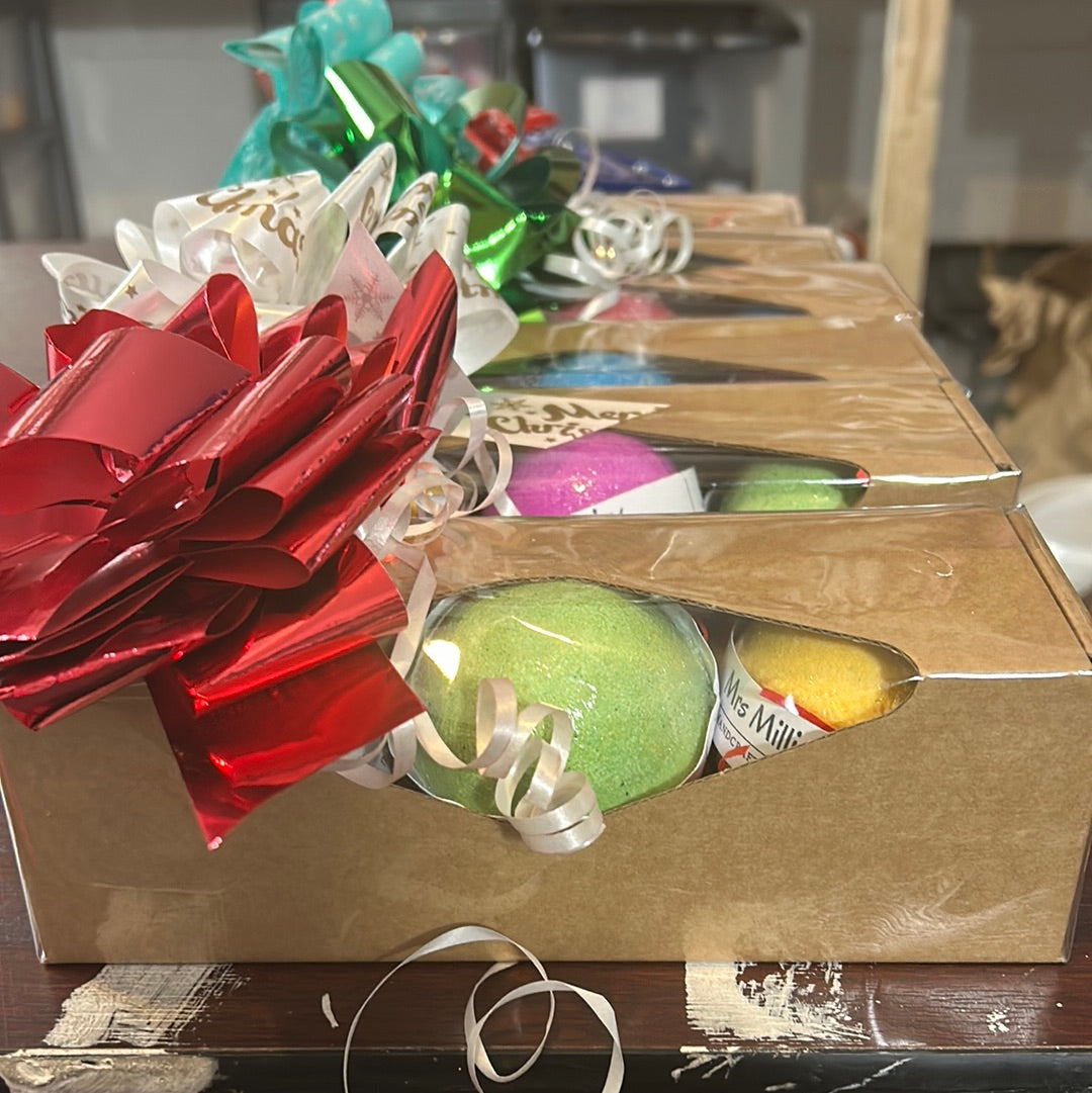 Trio box bath bombs