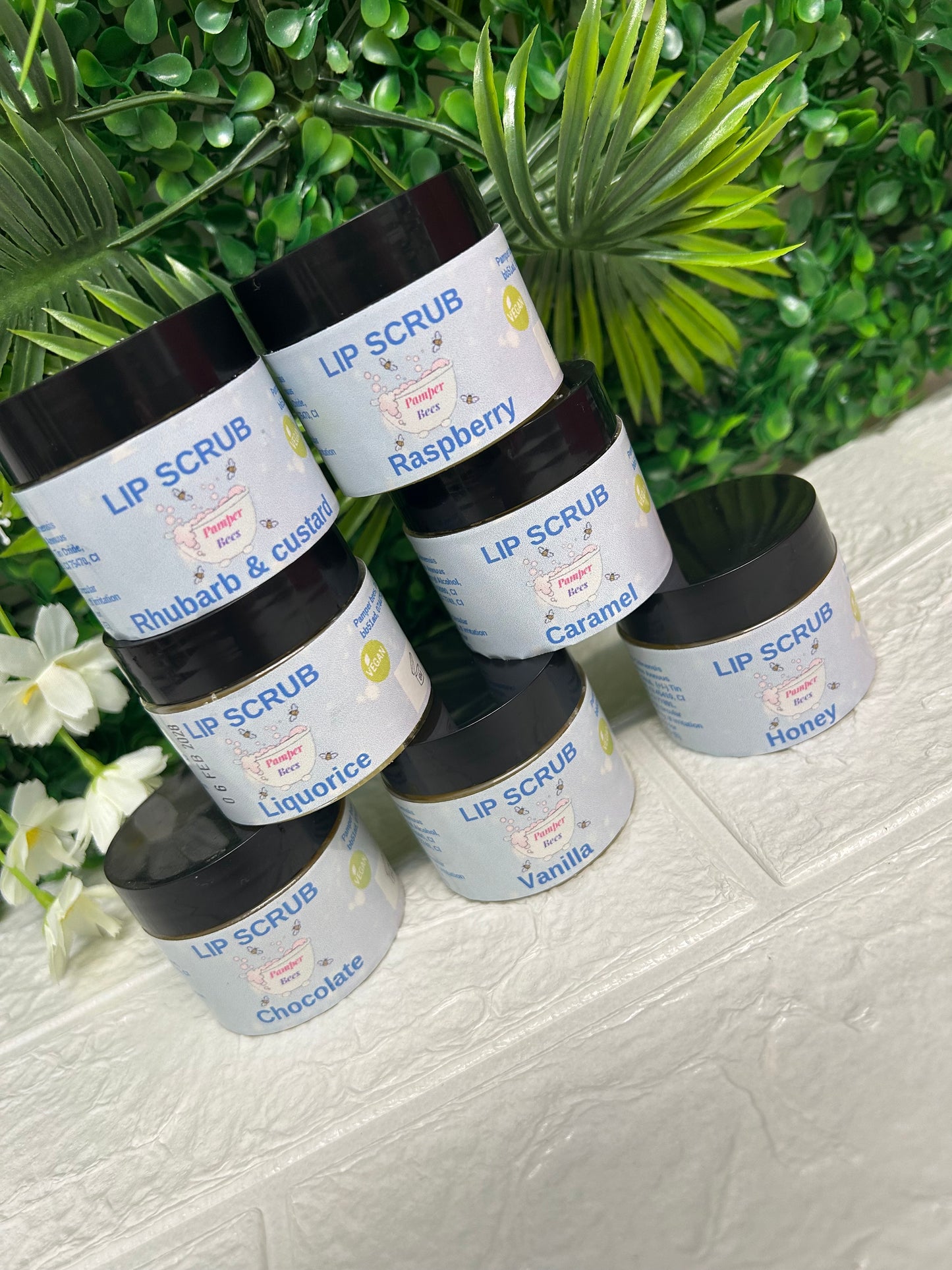 Lip scrub